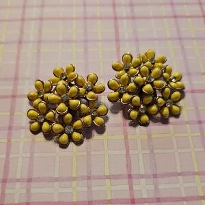 Vintage Yellow Floral Cluster Clip Earrings